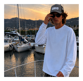 Casquette trucker gris noir logo sérigraphié blanc GOODGOD Paris
