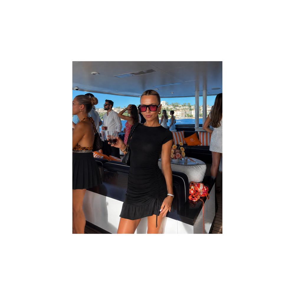 Lunettes de soleil Famous Black Cherry monture noire verres cerise acétate UV400 GOODGOD Paris